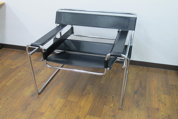 re_Wassily-Chair_Marcel-Breuer_21384_A